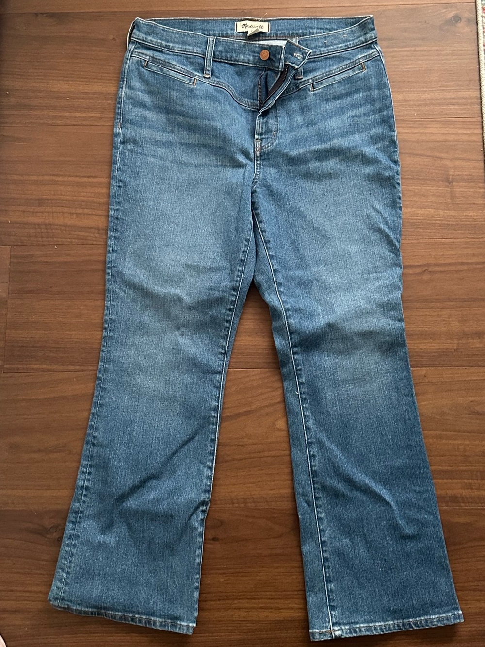 Madewell Mid-Rise Kick Out Jean, size 30